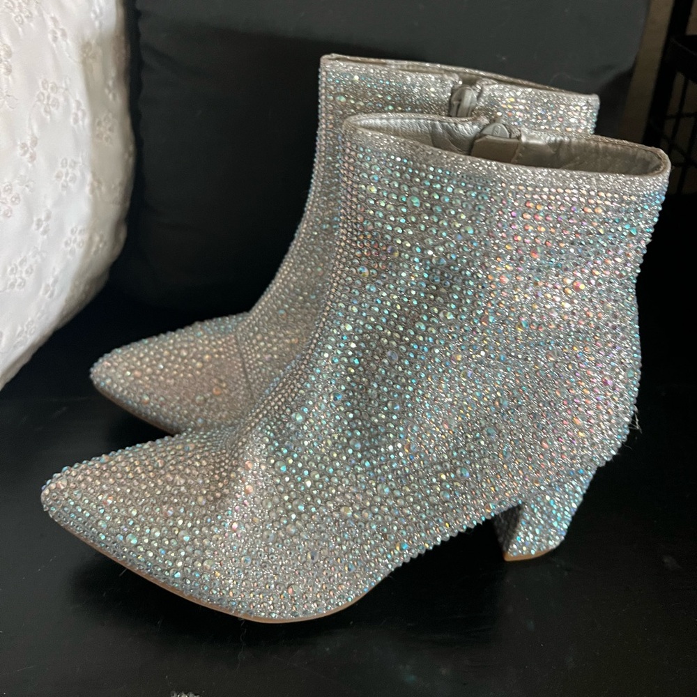 Forever Glittering Silver Ankle Booties